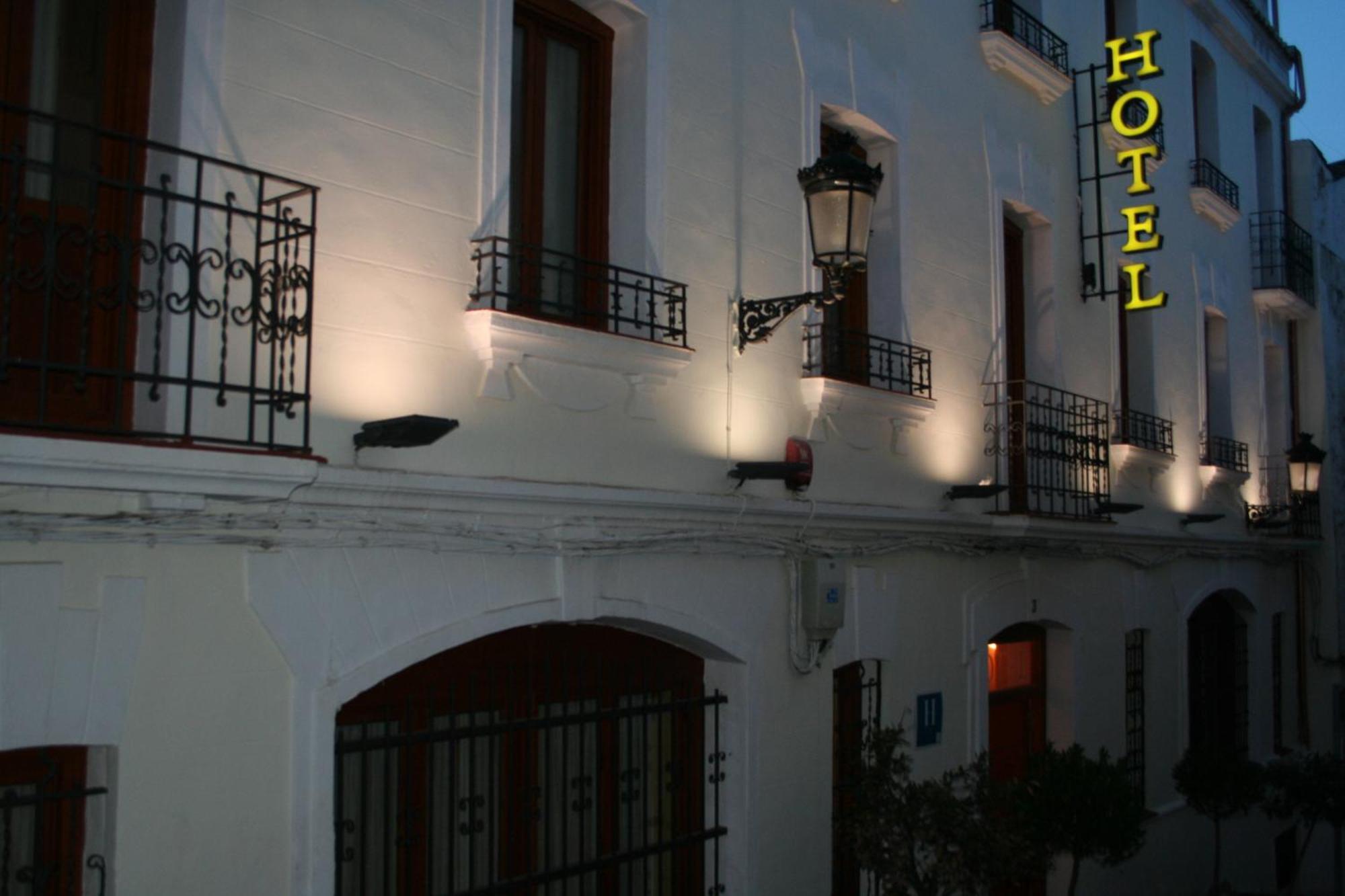 Hotel Castilla Caceres Bagian luar foto